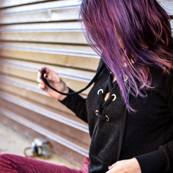 LACE UP CROPPED SWEATER in BLACK - Picture 5 of 8